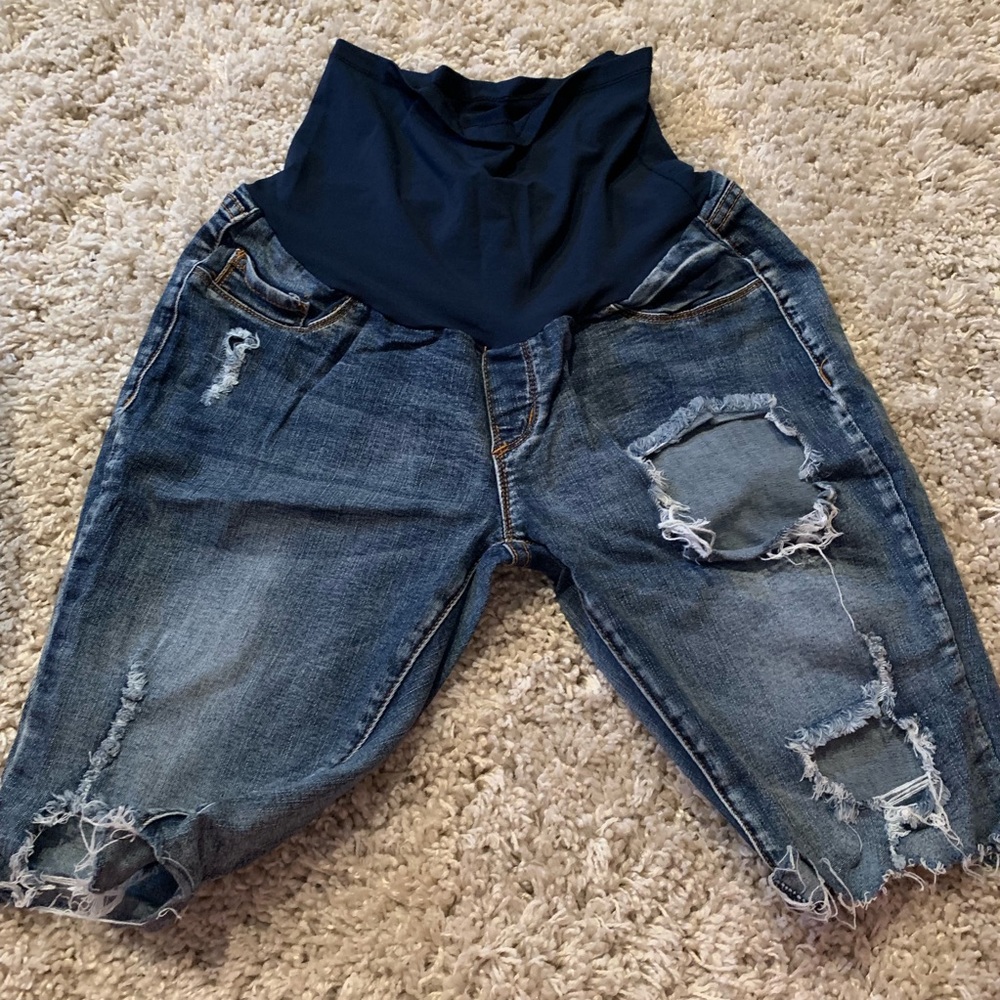 Maternity shorts